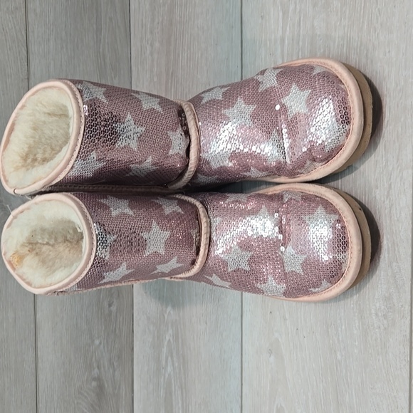 Ugg Australia big girl Pink Star Sequin Boots Sheepskin Shoes Sz 4 - Picture 3 of 14